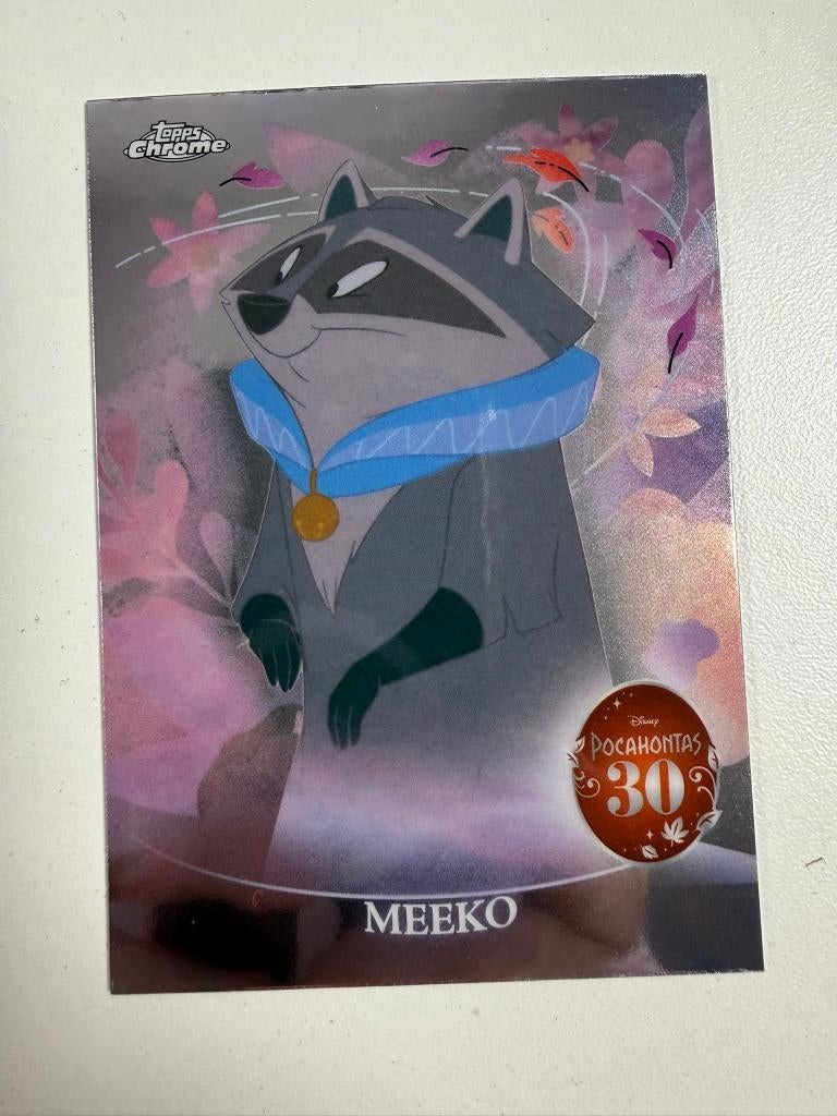 Meeko Pocahontas 30th TOPPS Chrome Disney 2025, Ophalen of Verzenden, Pocahontas of Kl. Zeemeermin, Nieuw, Plaatje of Poster