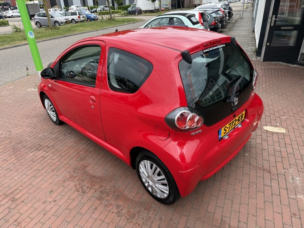 Toyota Aygo 1.0 VVT-i Comfort 3drs airco zeer nette toyota, Auto's, Gebruikt, 4 stoelen, 68 pk, Bedrijf