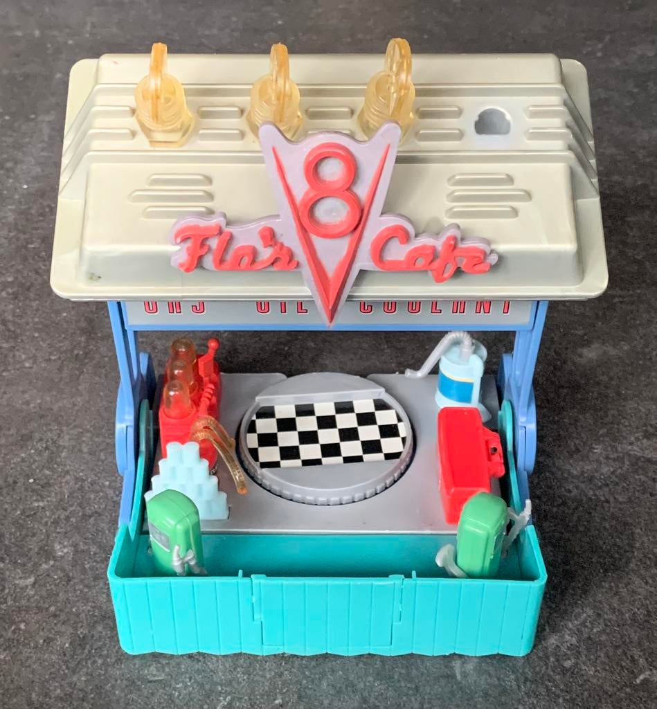 Cars V8 Flo’s Café, Ophalen of Verzenden, Overige figuren