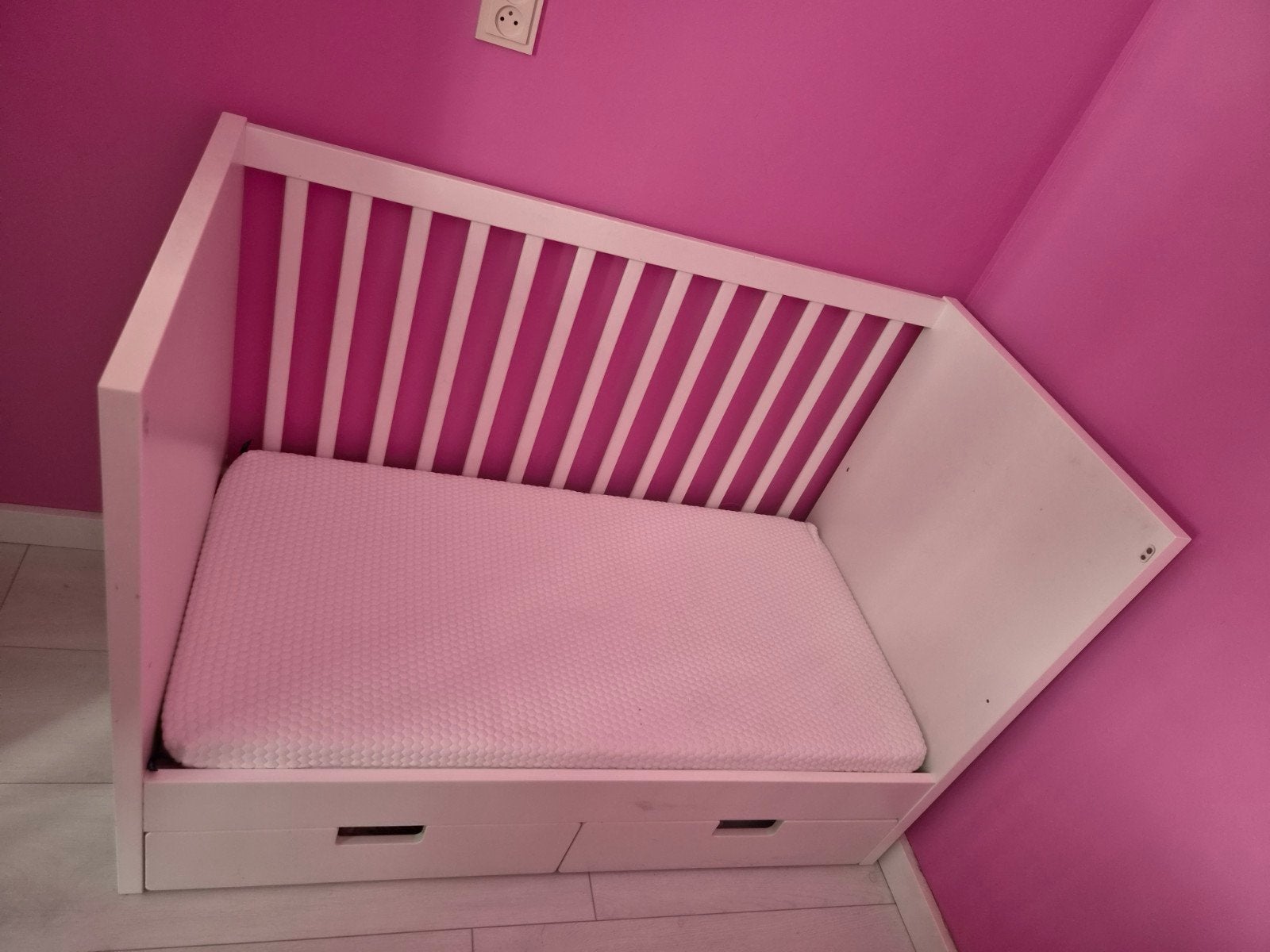 Wit ledikant met lades en matras, Ophalen, Zo goed als nieuw, Ledikant