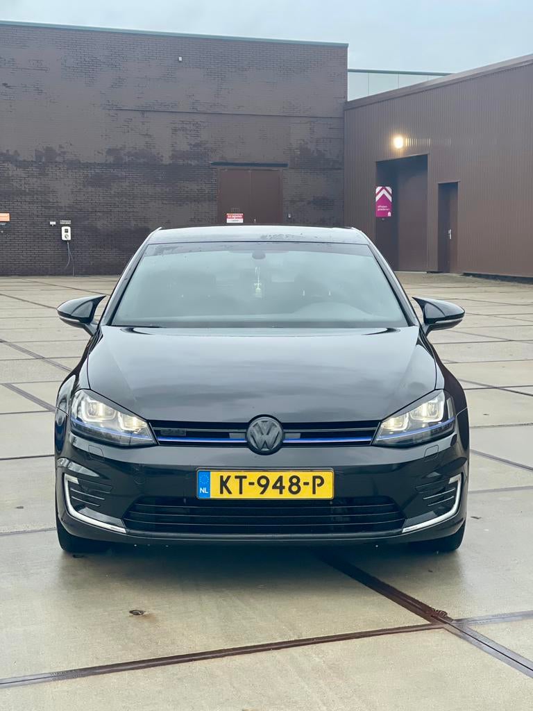 Volkswagen Golf 7 GTE 1.4 TSI Phev 204pk 5D DSG 2016 Zwart, Auto's, Zwart, 1395 cc, 1499 kg, 149 pk