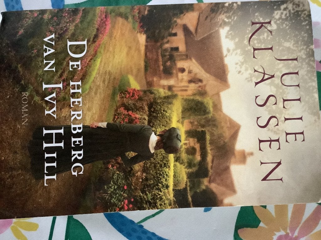 Boek van Julie Klassen, Boeken, Ophalen of Verzenden, Gelezen, Nederland