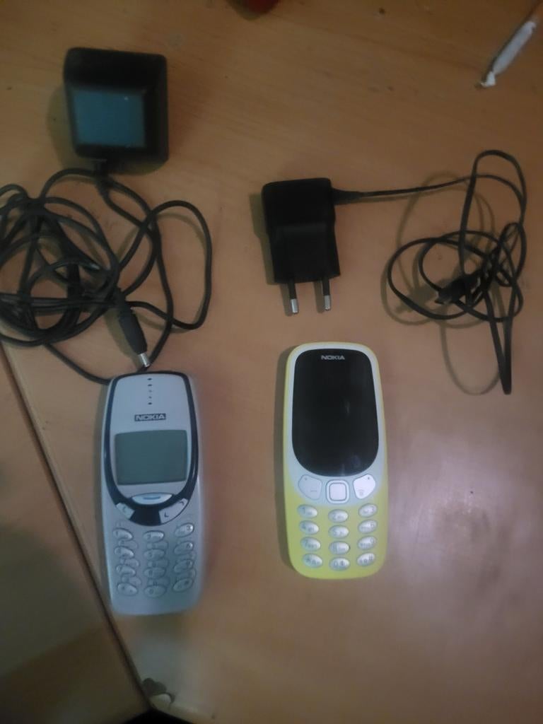 Nokia 3410 met orginele lader, Geel, Fysiek toetsenbord, Ophalen of Verzenden, Klassiek of Candybar