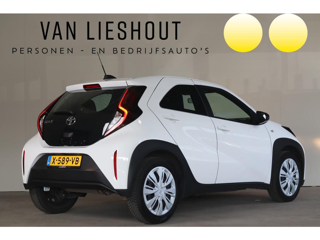Toyota Aygo X 1.0 VVT-i MT Play - NL- Auto! -- Bevrijdingsda, Auto's, Toyota, Stof, Gebruikt, 920 kg, 4 stoelen