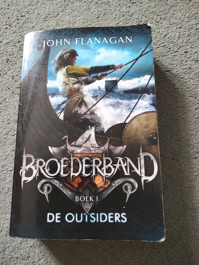 Broederband Boek 1: De Outsiders - John Flanagan, Boeken, Ophalen, Gelezen, John Flanagan