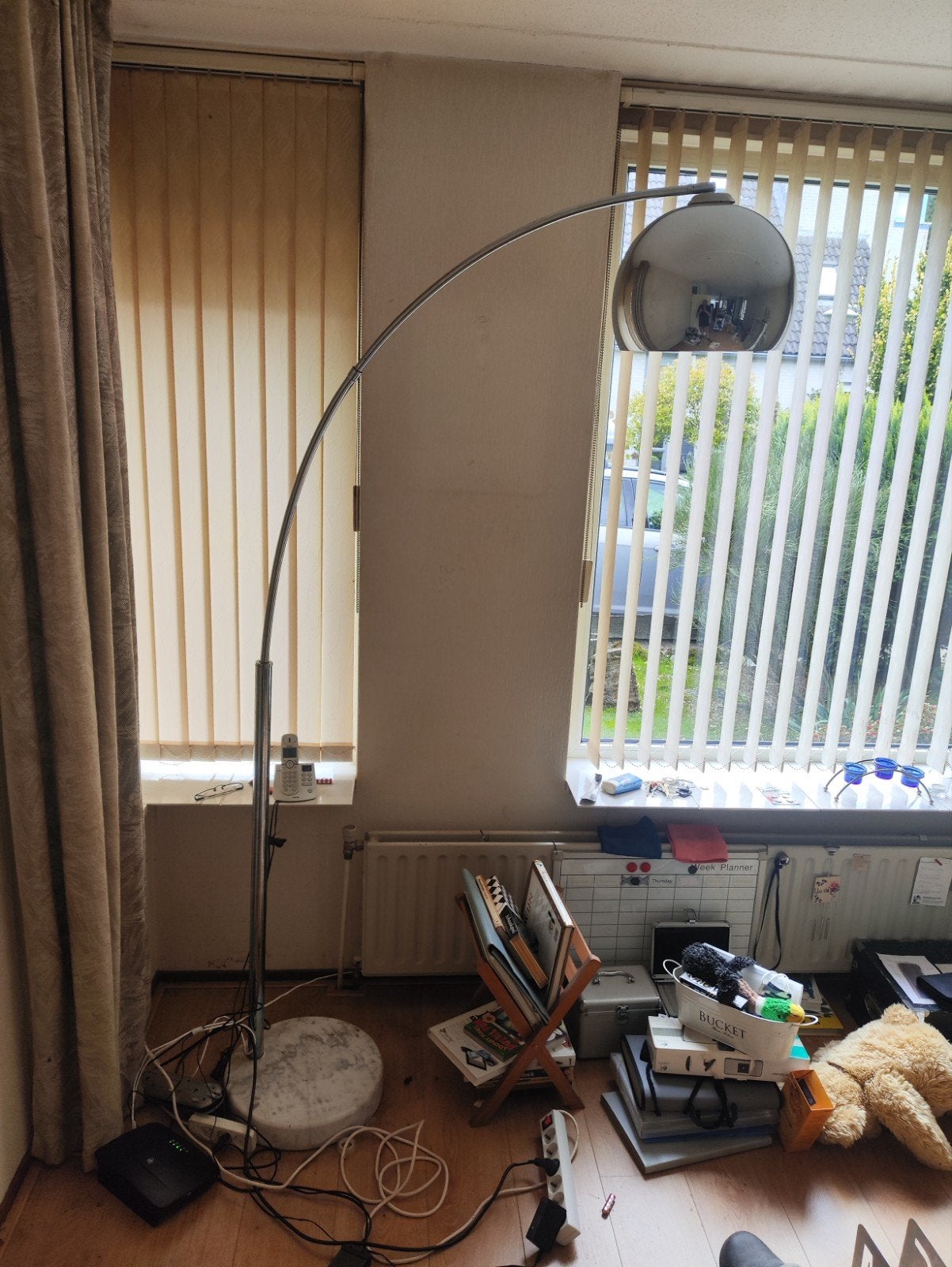 Booglamp met marmeren voet en chromen kap, Gebruikt, Modern, 150 tot 200 cm, Metaal