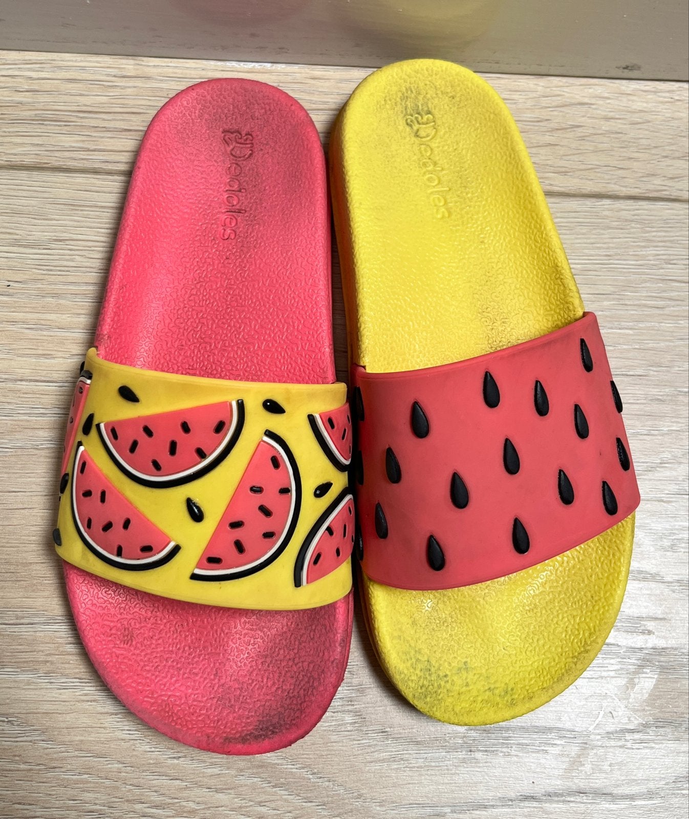 Vrolijke Dedoles Slippers met Watermeloen Design maat 33, Gebruikt, Meisje, Overige typen, Ophalen of Verzenden