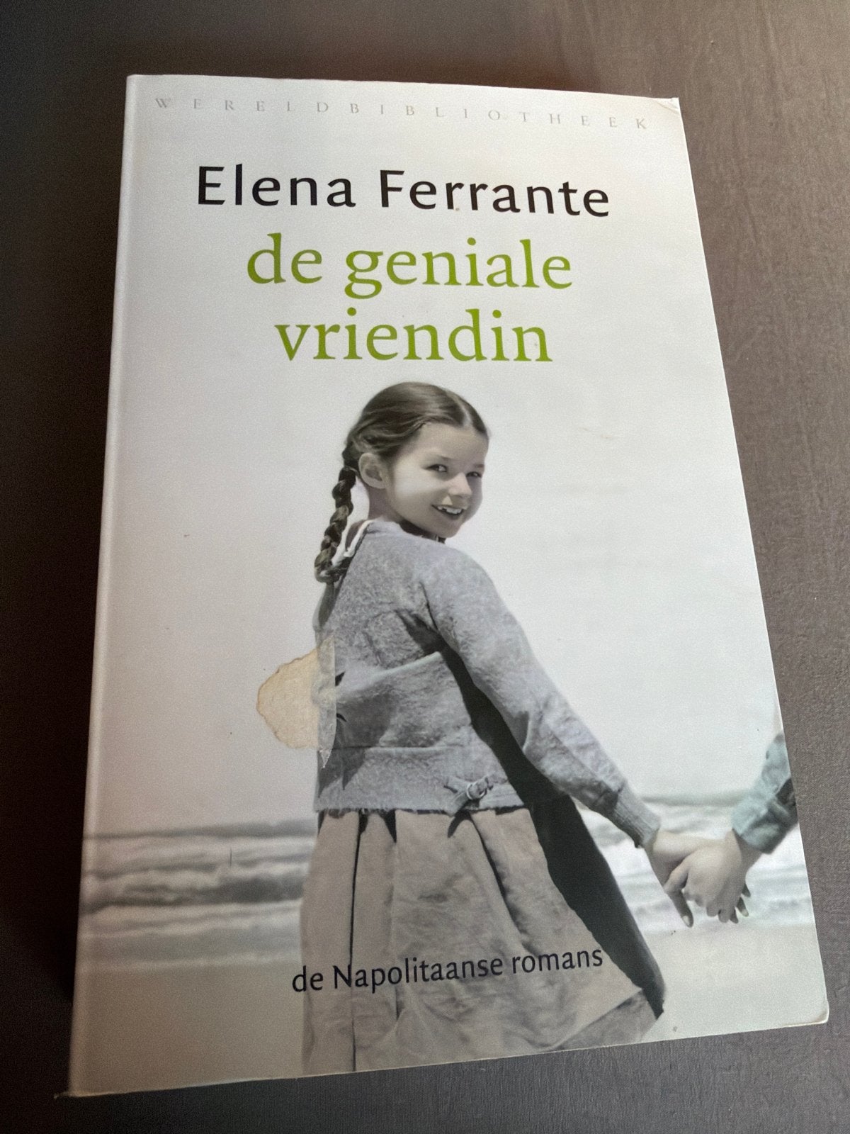KKK.  Elena Ferrante - De geniale vriendin, Boeken, Ophalen of Verzenden, Zo goed als nieuw, Elena Ferrante