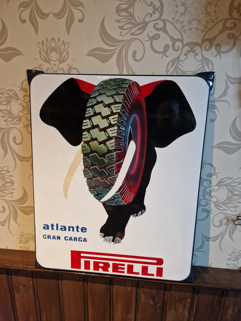 Pirelli emaille bord, Ophalen of Verzenden