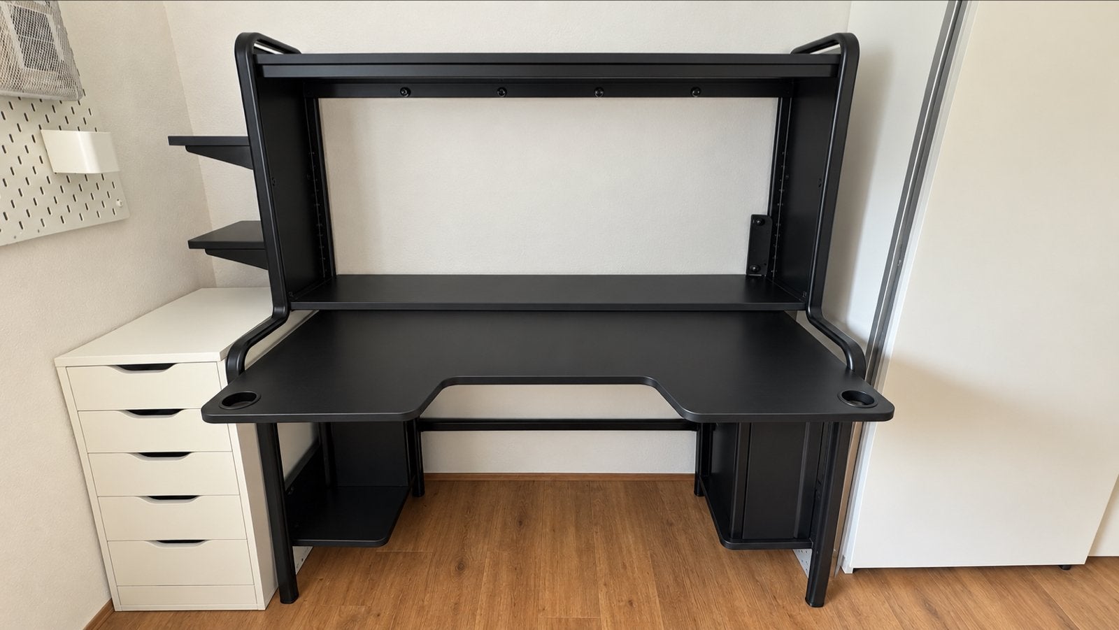 IKEA Fredde bureau – zwart, Ophalen, Zwart, Gebruikt, Spaanplaat of MDF