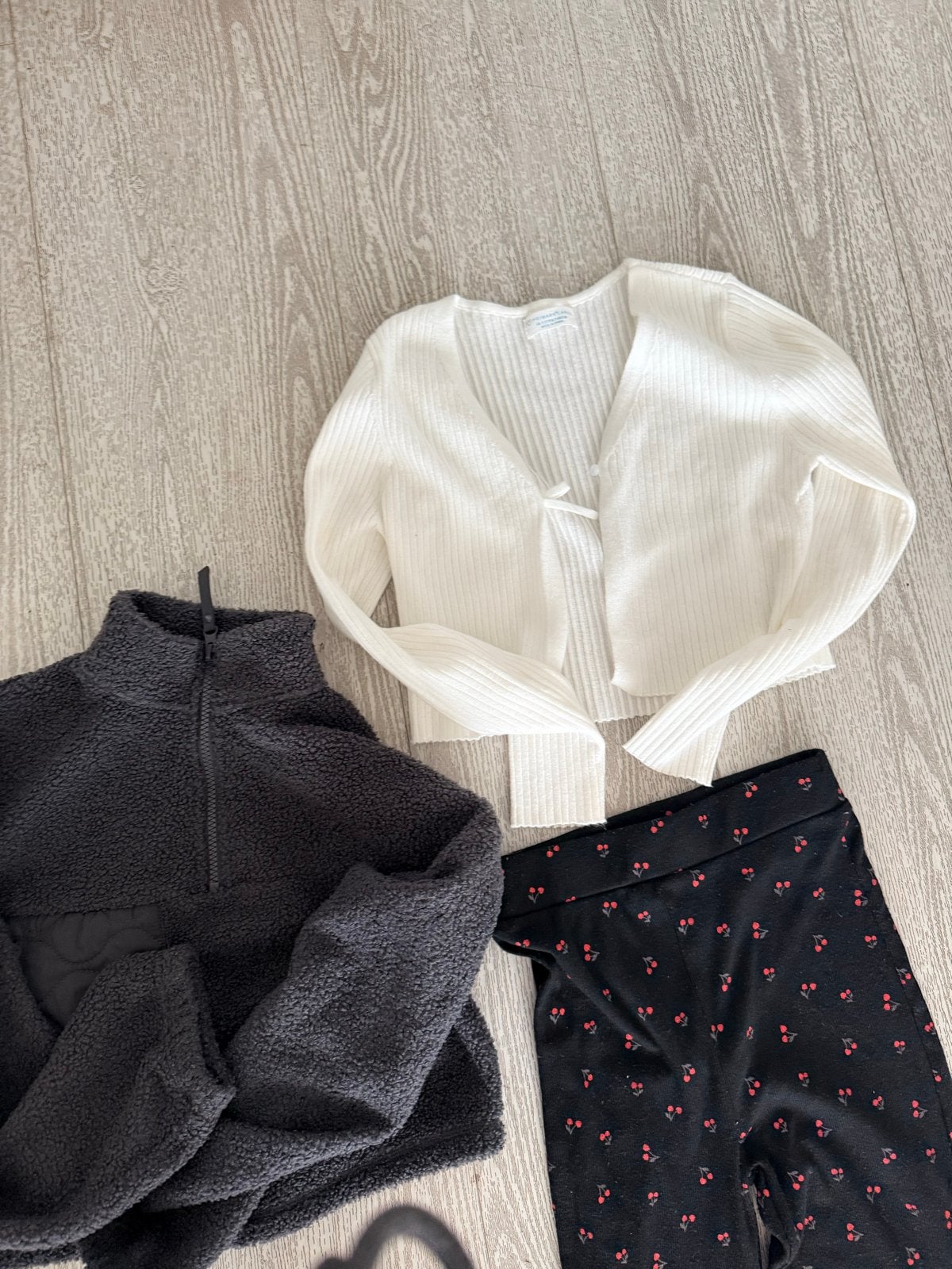 Set van 3: Trui, vest en broek, Ophalen, Zo goed als nieuw
