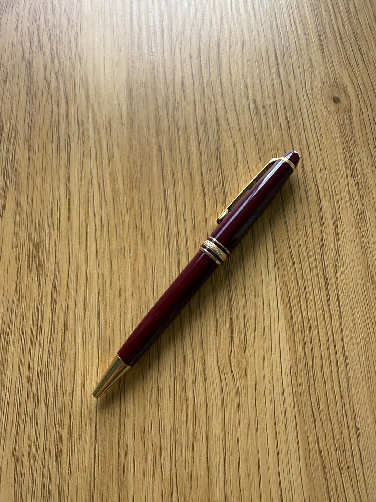 Montblanc pen rood origineel, Verzamelen, Pennenverzamelingen, Ophalen of Verzenden, Zo goed als nieuw, Balpen, Mont Blanc