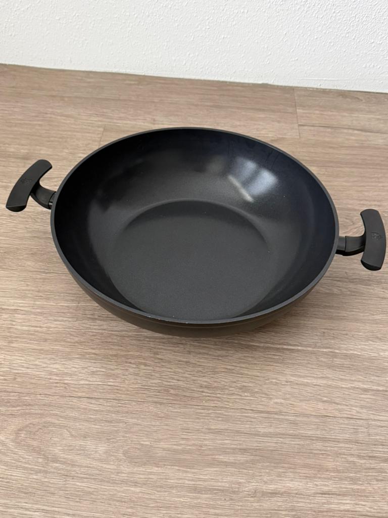 Grote BK Wokpan diameter 36cm - Ideaal voor Roerbakgerechten, Huis en Inrichting, Keuken | Potten en Pannen, Ophalen of Verzenden