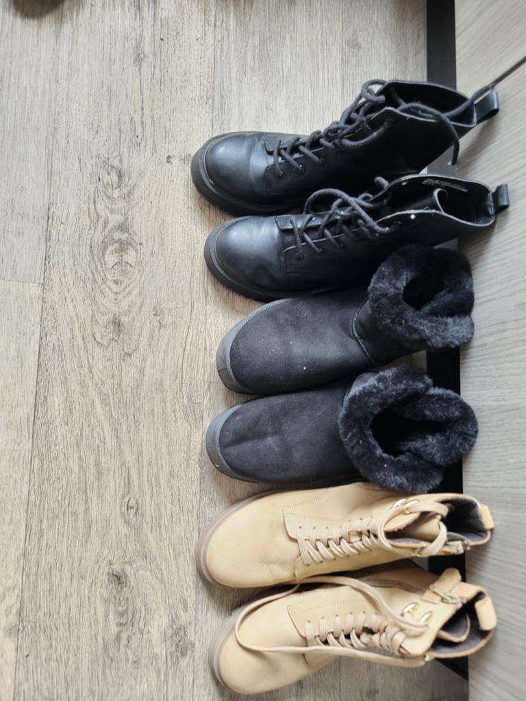 2 paar laarsjes en 1 paar UGG-achtige laarsjes, maat 36, Kinderen en Baby's, Kinderkleding | Schoenen en Sokken, Ophalen of Verzenden