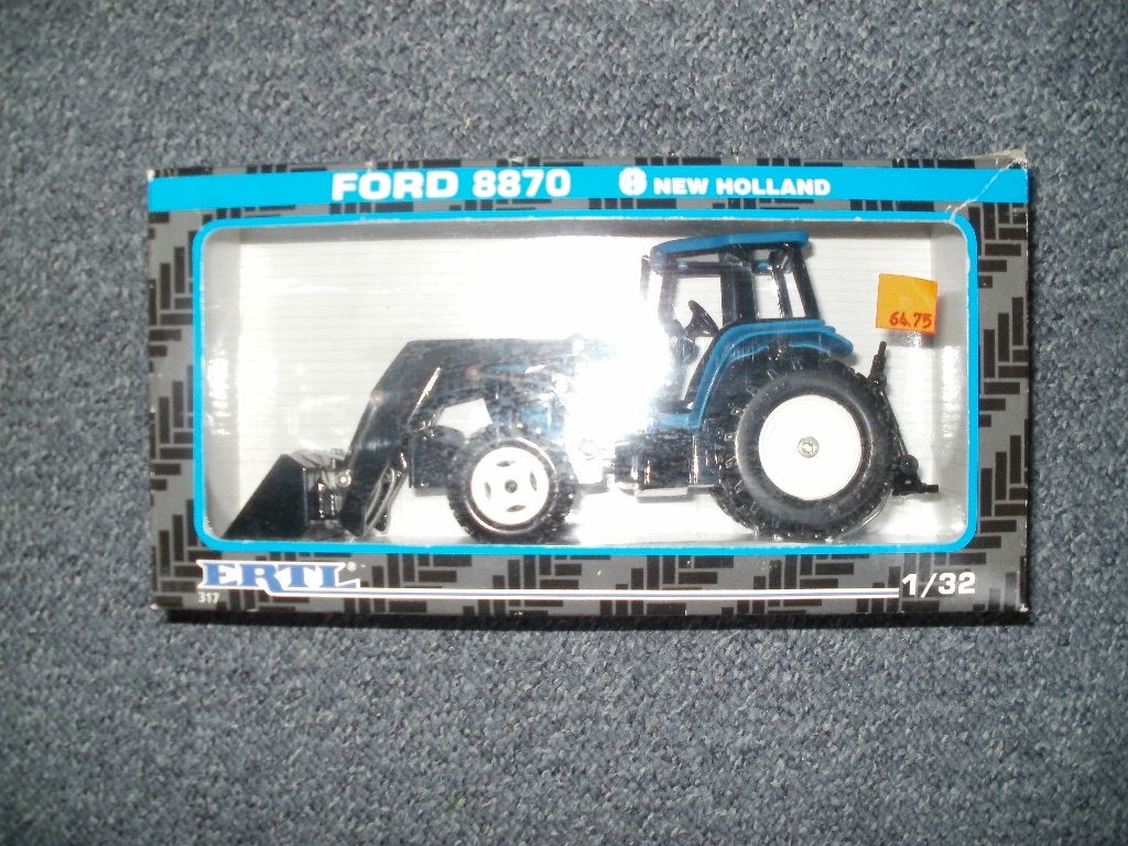 Ertl Ford Tractor New Holland no 8870 nieuw Schaal 1-32., Hobby en Vrije tijd, Modelauto's | 1:32, Ophalen of Verzenden, Nieuw