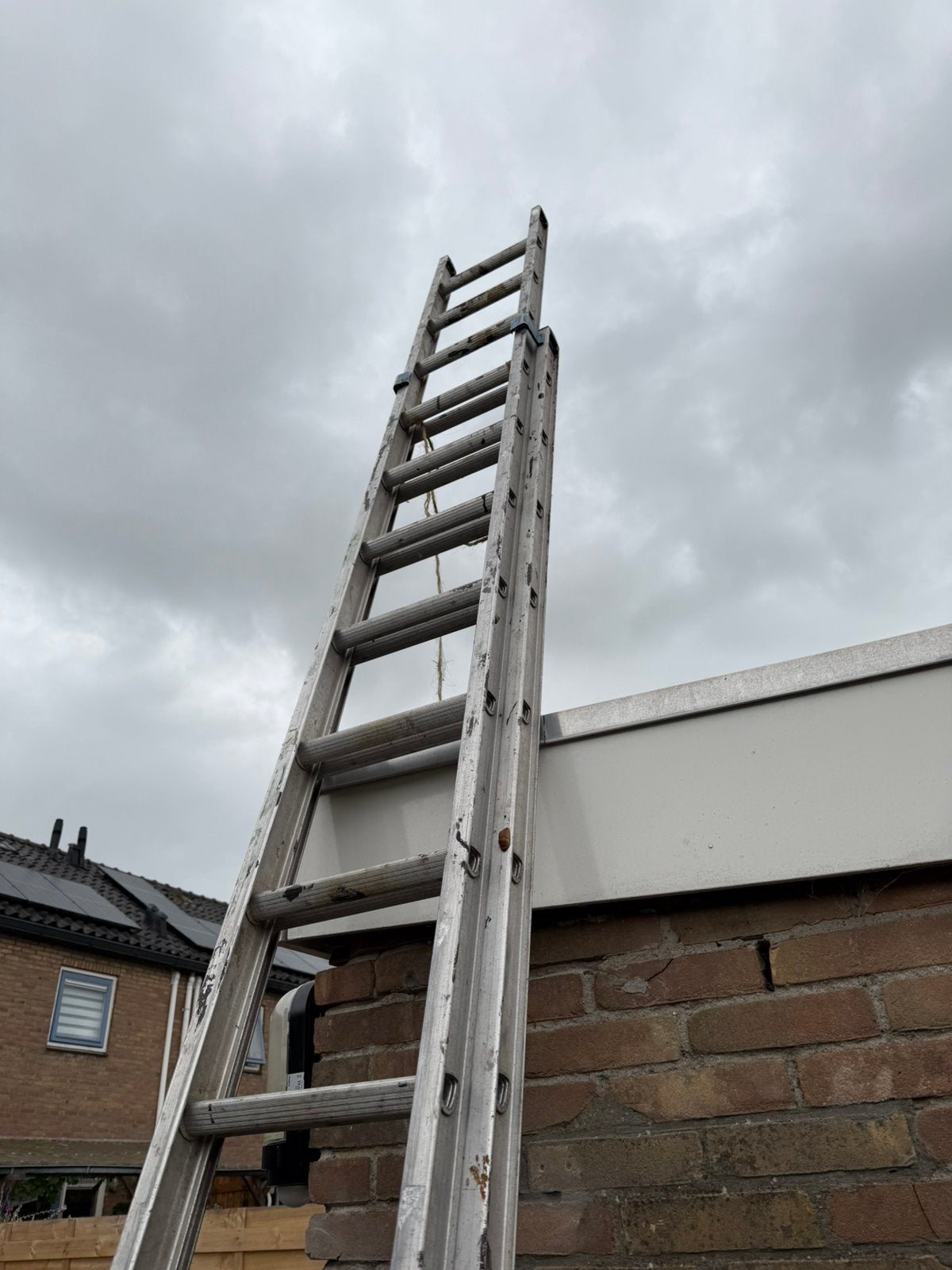 Uitschuif ladder 22 treden, Doe-het-zelf en Verbouw, Ladders en Trappen, Ophalen, Gebruikt, Ladder, 4 meter of meer