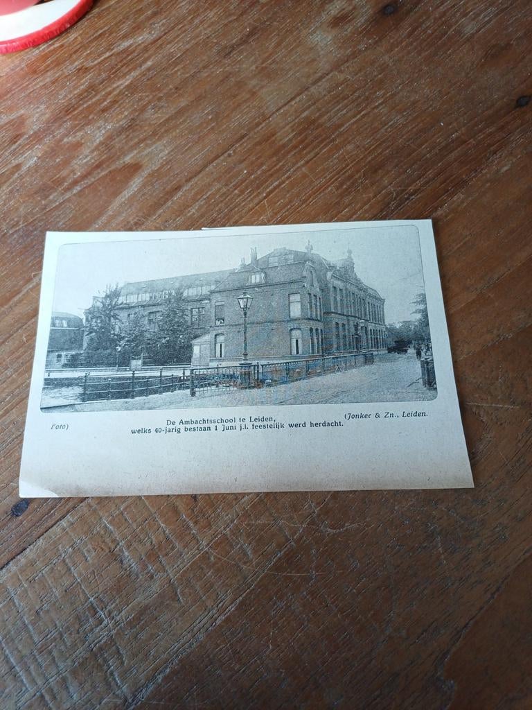 Knipsel  40 jaar Ambachtsschool Leiden 1923, Verzamelen, Tijdschriften, Kranten en Knipsels, Ophalen of Verzenden, 1920 tot 1940