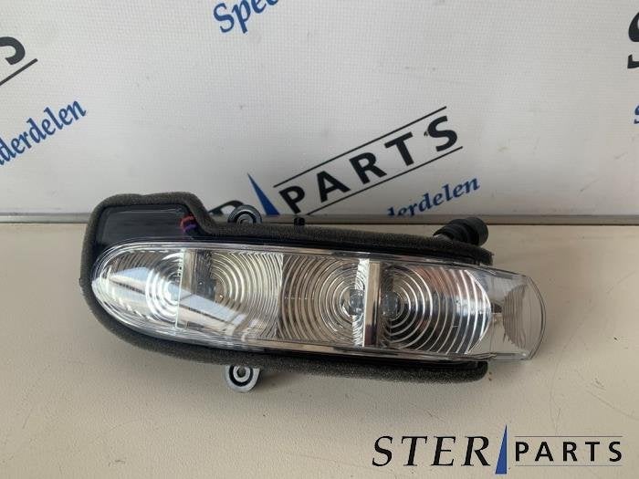Knipperlicht spiegel rechts van een Mercedes E-Klasse, Auto-onderdelen, Verlichting, 12 maanden garantie, -, Nieuw, Ophalen of Verzenden