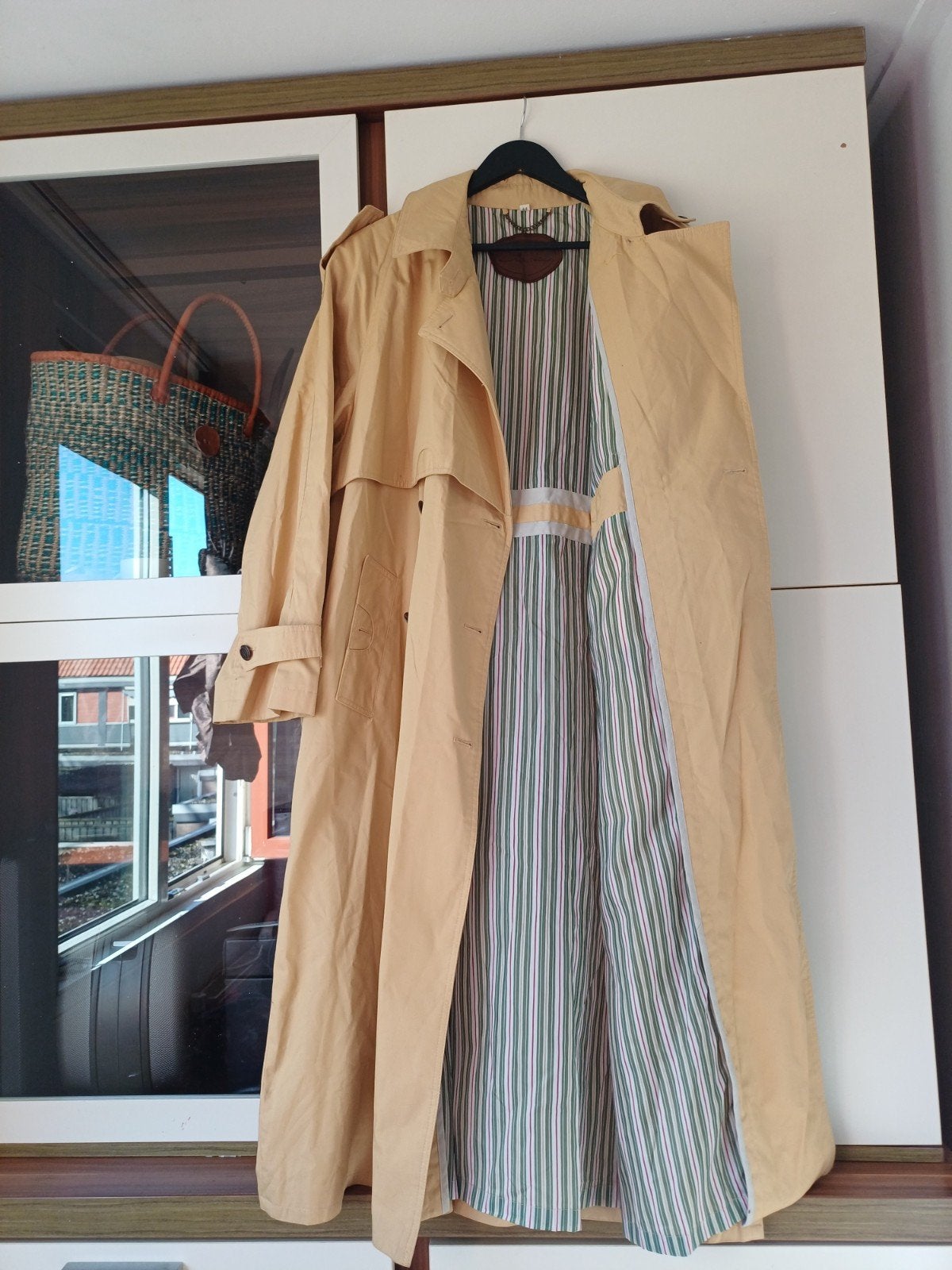 TRENCHCOAT, Ophalen of Verzenden, Zo goed als nieuw, Maat 42/44 (L), Zwart