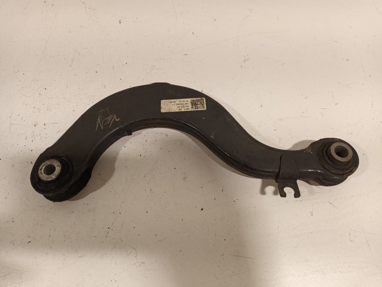 Draagarm links achter Volkswagen Golf, Onderdelen@venauto.nl, Van der Ven Autorecycling B.V., Gebruikt, Ettenseweg 76, 4706 PB Roosendaal, The Netherlands