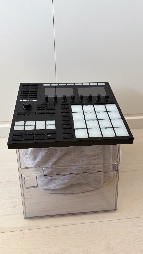 Native Instruments Maschine MK3 + Decksaver & licenties, Muziek en Instrumenten, Ophalen of Verzenden, Zo goed als nieuw