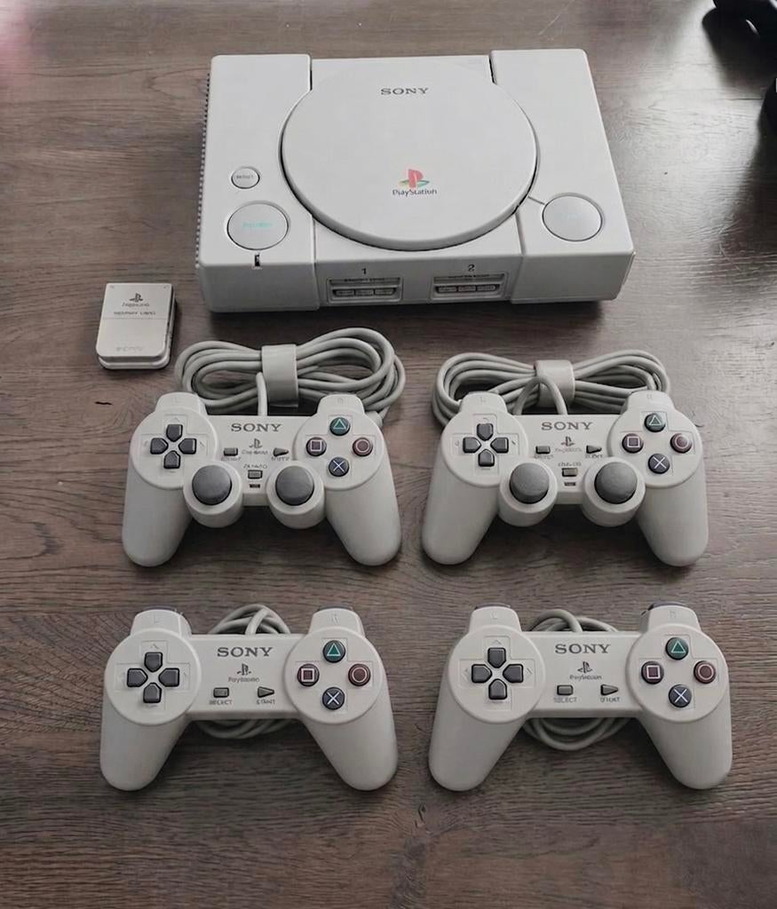Sony PlayStation 1 met 4 controllers en geheugenkaart, Spelcomputers en Games, Spelcomputers | Sony PlayStation 1, Ophalen of Verzenden
