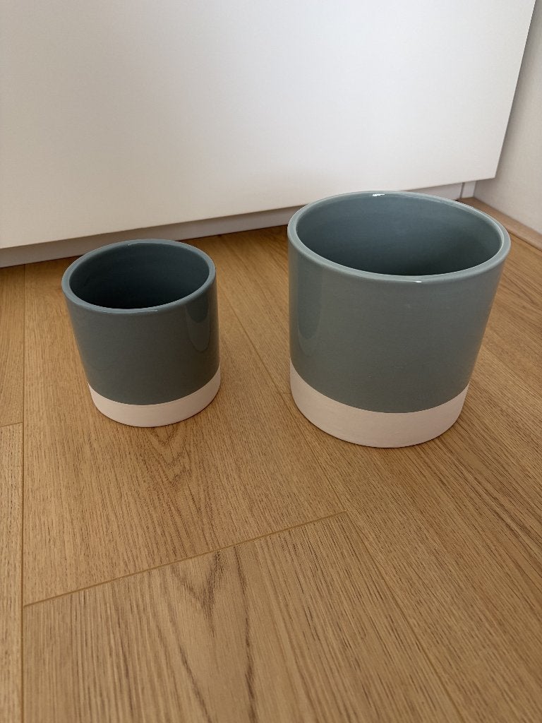 2 bloempotten, Rond, Binnen, Ophalen of Verzenden, Zo goed als nieuw