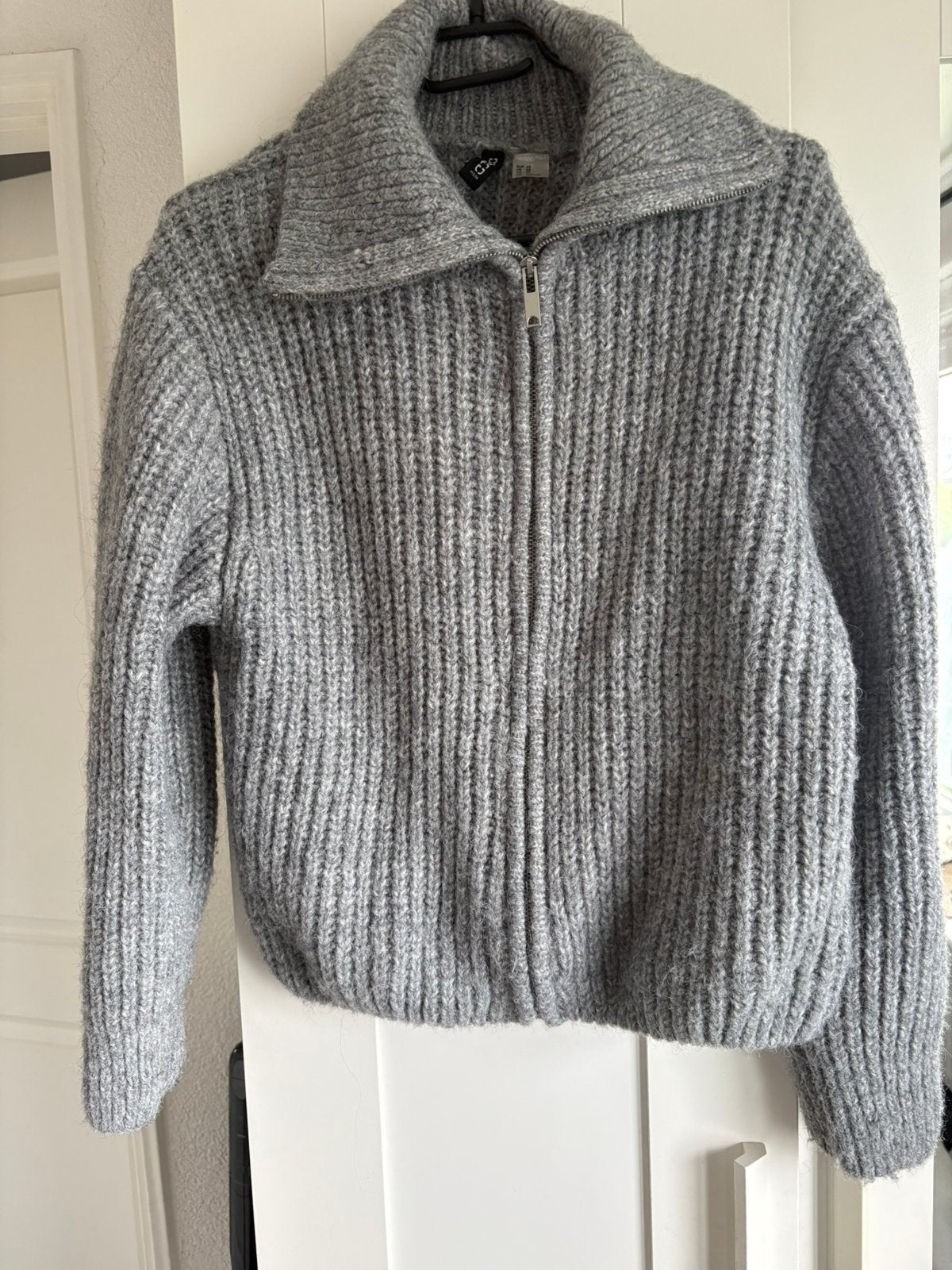 Trui, Kleding | Dames, Truien en Vesten, Ophalen, Zo goed als nieuw, Maat 34 (XS) of kleiner, Grijs