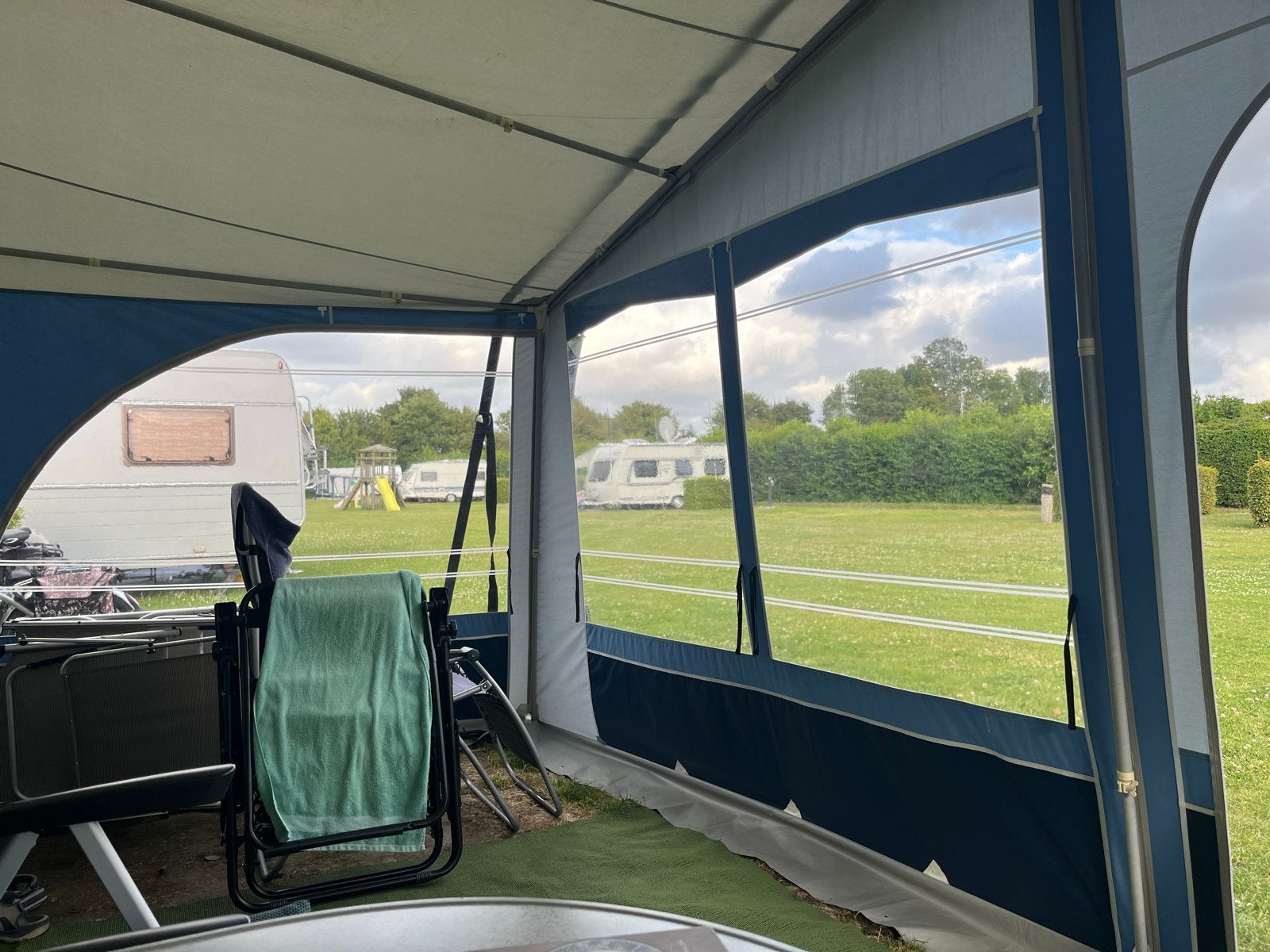 Isabella voortent maat 975 voor Adria Adora 542, Caravans en Kamperen, Voortenten en Luifels, Ophalen, Gebruikt, Polyester, Isabella