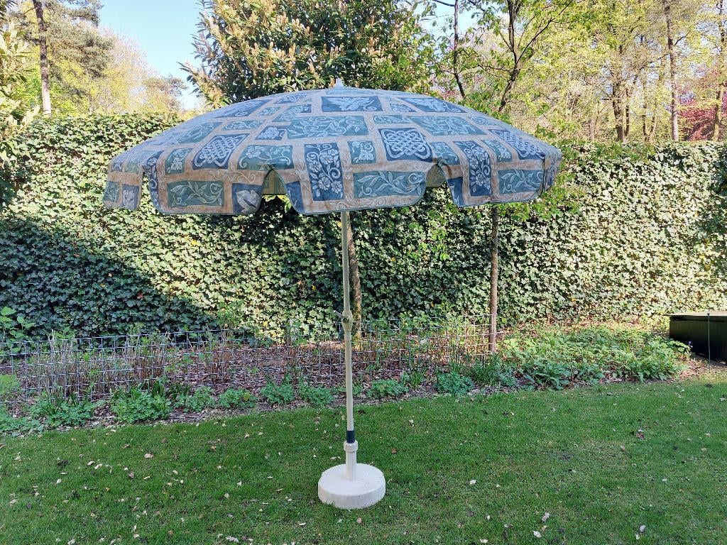 PARASOL, diameter 230cm, kantelbaar, incl. hoes en voet, Ophalen, Gebruikt, Kantelbaar, 2 tot 3 meter