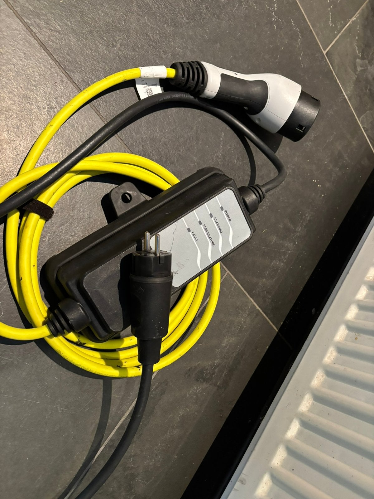 Aptiv thuislader 220v type 2 ZGAN, Ophalen of Verzenden, Zo goed als nieuw, Laadpaal en Laadkabel