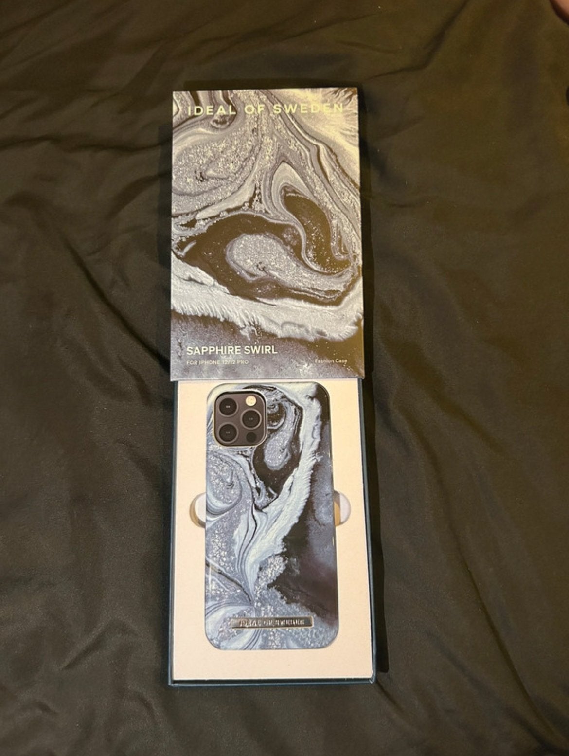 Ideal of Sweden Sapphire Swirl hoesje iPhone 12/12 Pro, Nieuw, Meerkleurig, IPhone 12, Schokbestendig