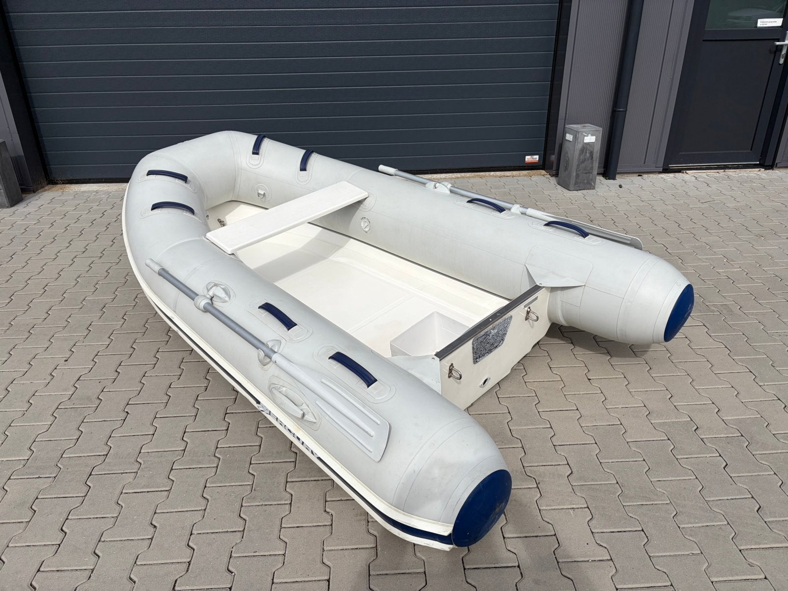 Foto 2 van Mercury 290 RIB rubberboot