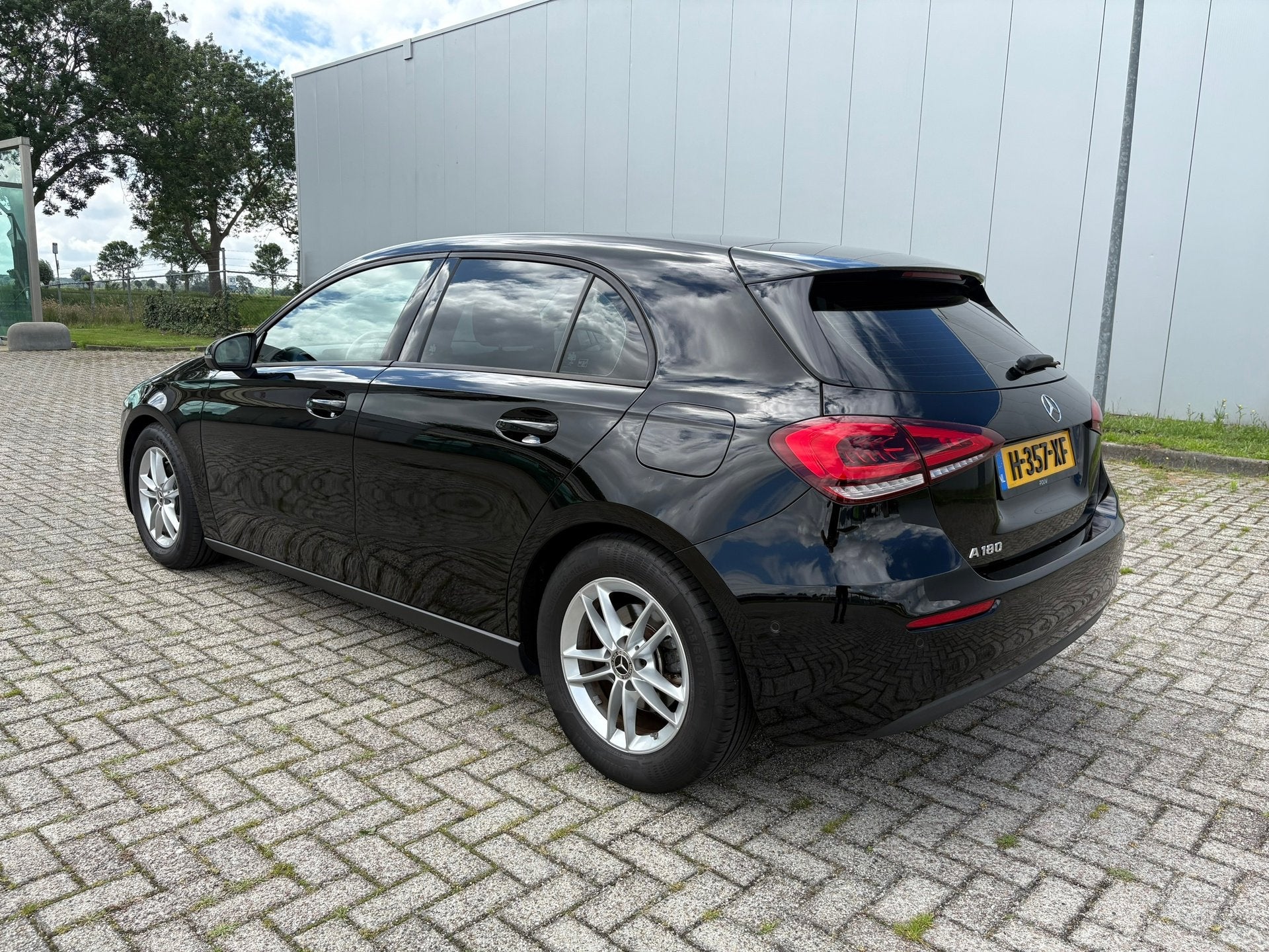 Mercedes-Benz A-klasse 180 Business Solution Automaat, Stoel, 136 pk, Gebruikt, 4 cilinders, Zwart