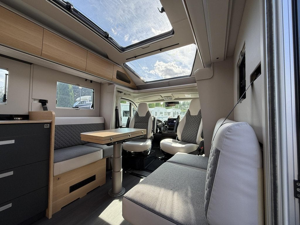 Adria Coral 670 DL 60 Years, Caravans en Kamperen, Campers, Fiat, Koelkast, Bedrijf, Tot en met 3