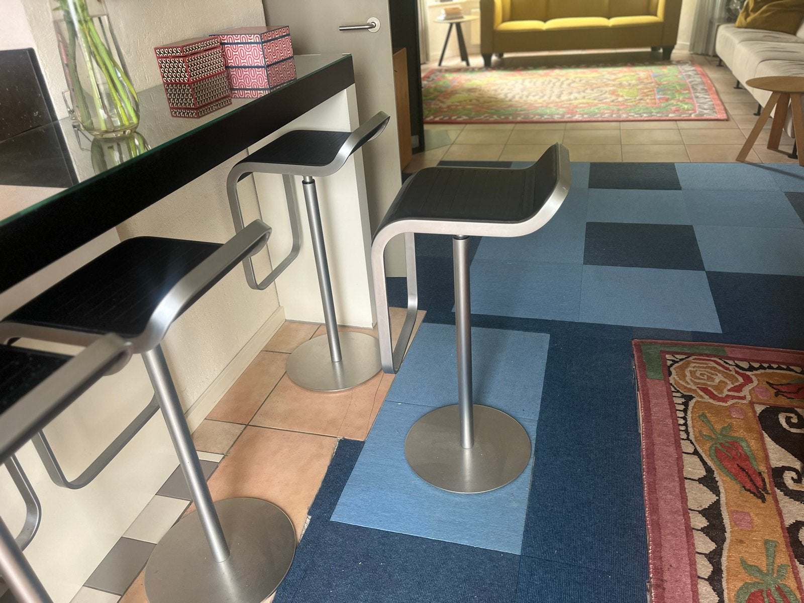 4 Lapalma Lem barkrukken - Geborsteld RVS en zwart leer, Huis en Inrichting, Barkrukken, Ophalen, Gebruikt, Met voetsteun, 60 tot 90 cm