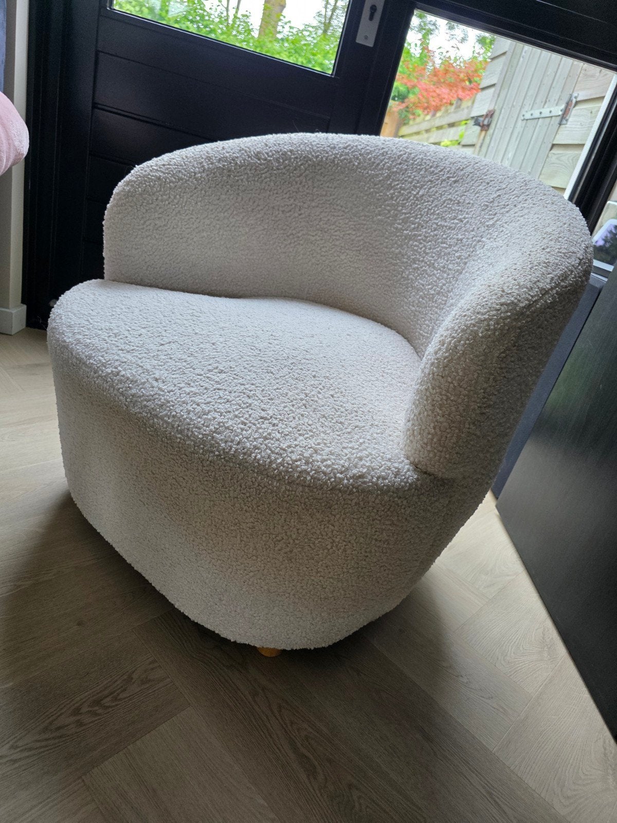 Witte Bouclé Fauteuil - Comfortabel en Stijlvol, Huis en Inrichting, Fauteuils, Ophalen, Gebruikt, 75 tot 100 cm, Stof