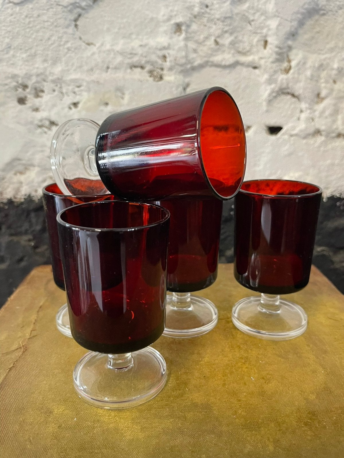 Set 5 vintage 70’s Luminarc Cavalier Rouge glazen robijnrood, Ophalen of Verzenden, Zo goed als nieuw, Overige typen