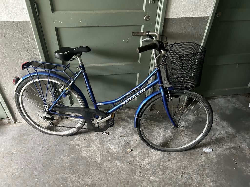 Dunlop City Cruiser Damesfiets met Mand en Versnellingen, Fietsen en Brommers, Ophalen, Zo goed als nieuw