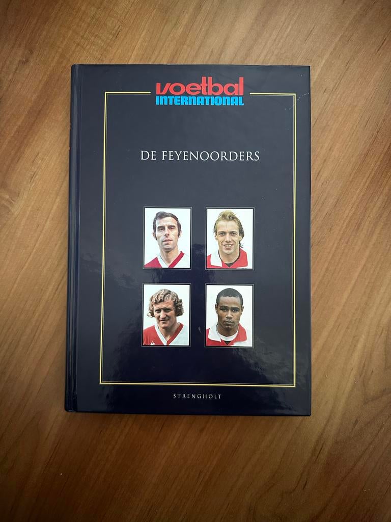Voetbal International: De Feyenoorders - Voetbalencyclopedie, Boeken, Sportboeken, Ophalen of Verzenden, Zo goed als nieuw, Balsport