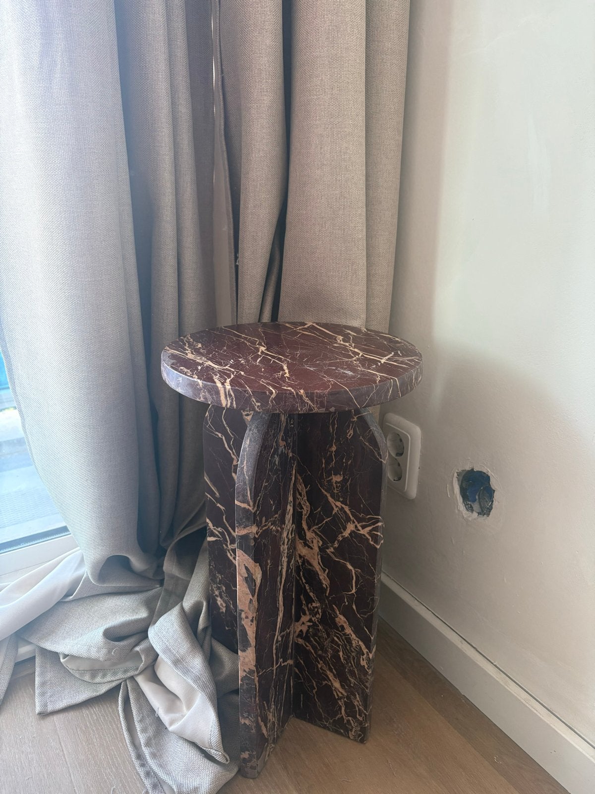 Marmeren bijzettafel - Rood - Sklum, Overige materialen, Minder dan 55 cm, Rond, Zo goed als nieuw