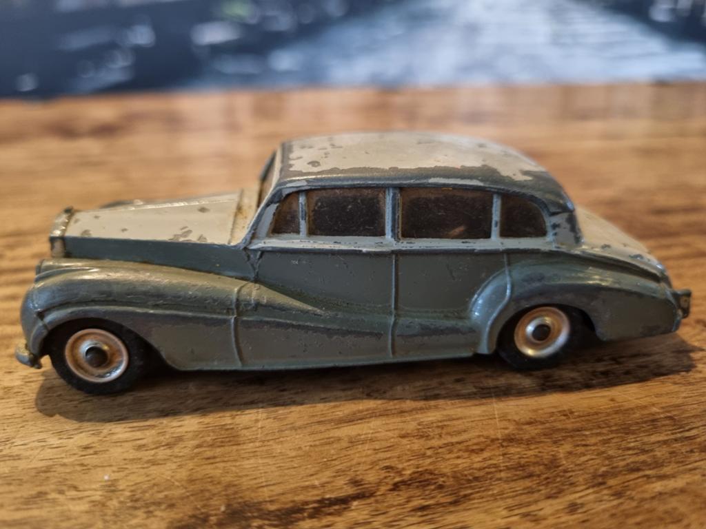 Dinky Toys Rolls-Royce Silver Wraith - Made in England, Ophalen of Verzenden, Gebruikt
