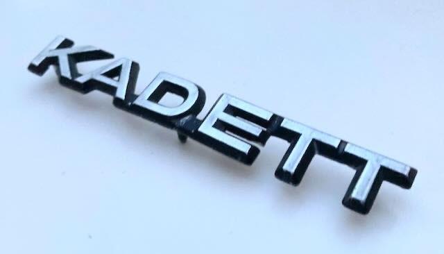 Opel kadett logo embleem, Verzamelen, Automerken, Motoren en Formule 1, Ophalen of Verzenden, Gebruikt, Auto's
