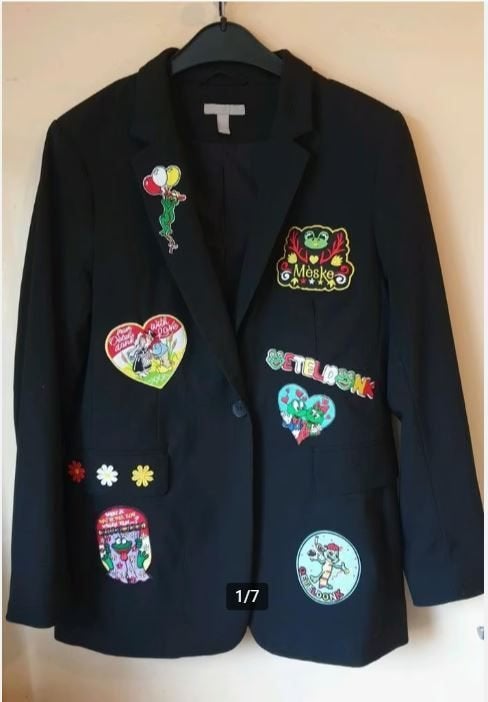 Leuk zwart OETELDONK/DEN BOSCH jas met emblemen (30), H&M, Carnaval, Ophalen of Verzenden, Zo goed als nieuw