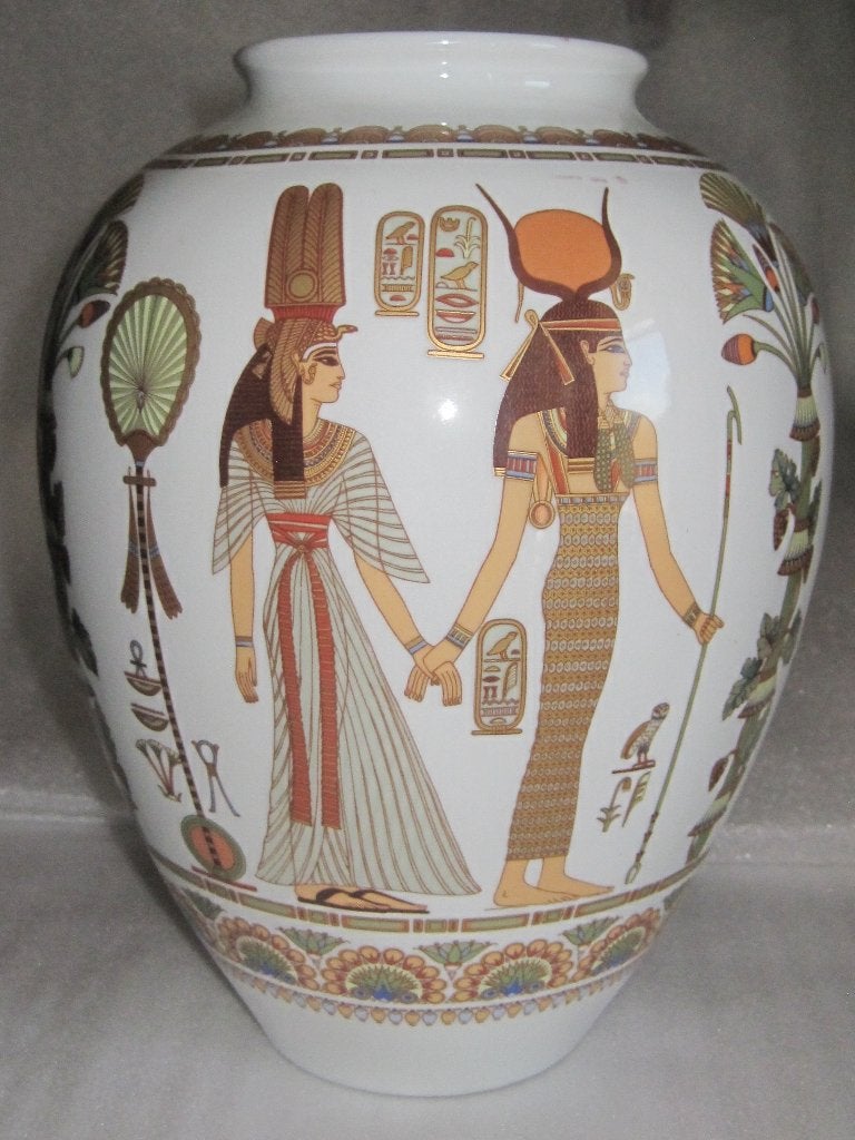 Vintage porseleinen vaas met een Egyptisch motief, Ophalen