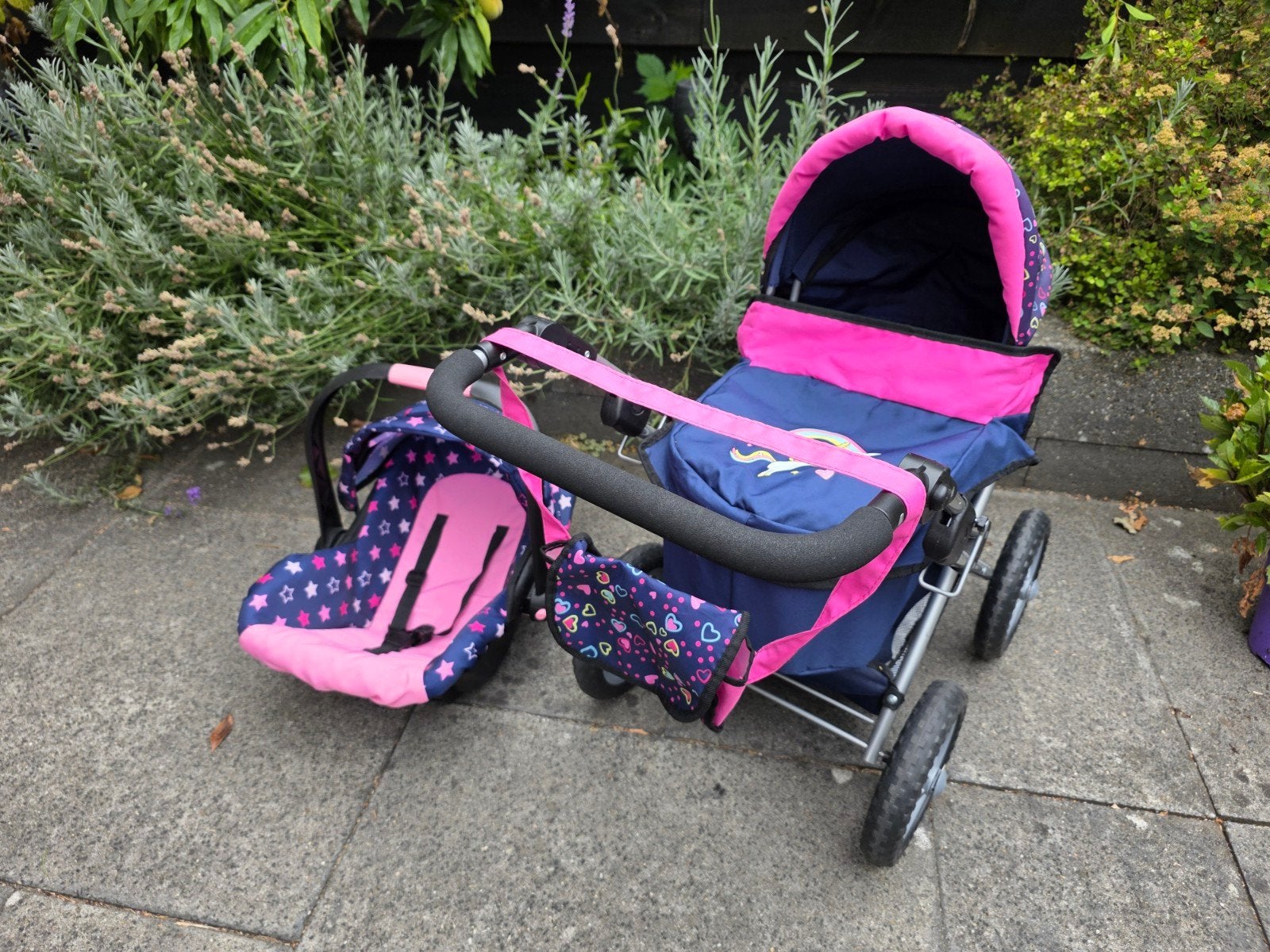 Bayer Design Poppenwagen Trendy met tas en Maxi Cosi, Ophalen, Zo goed als nieuw, Babypop