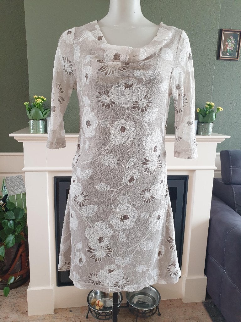 Lunatique romantisch beige bruin jurk 36 S, Verzenden, Beige, Zo goed als nieuw, Knielengte