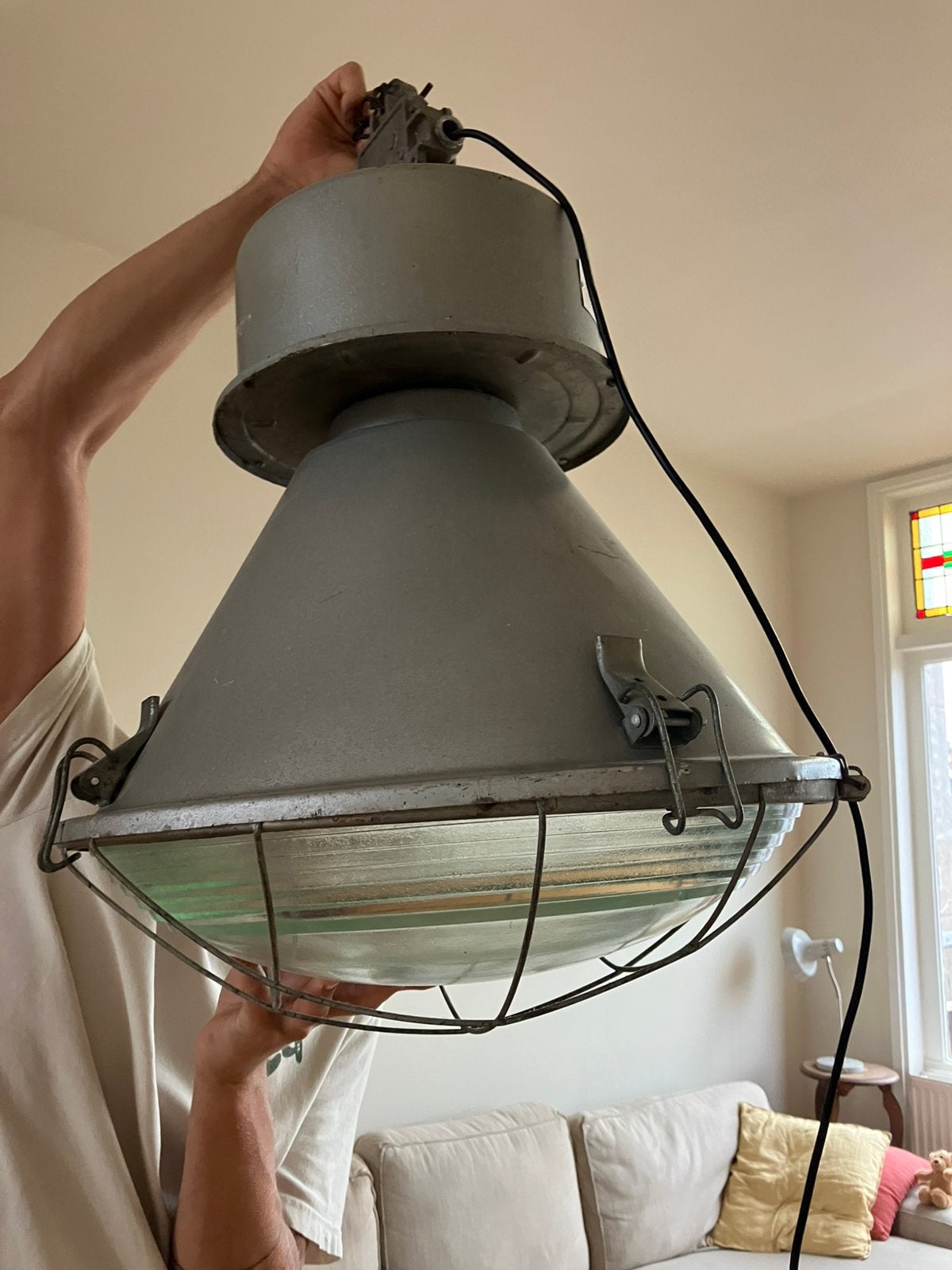 Industriële lamp, Ophalen, Gebruikt