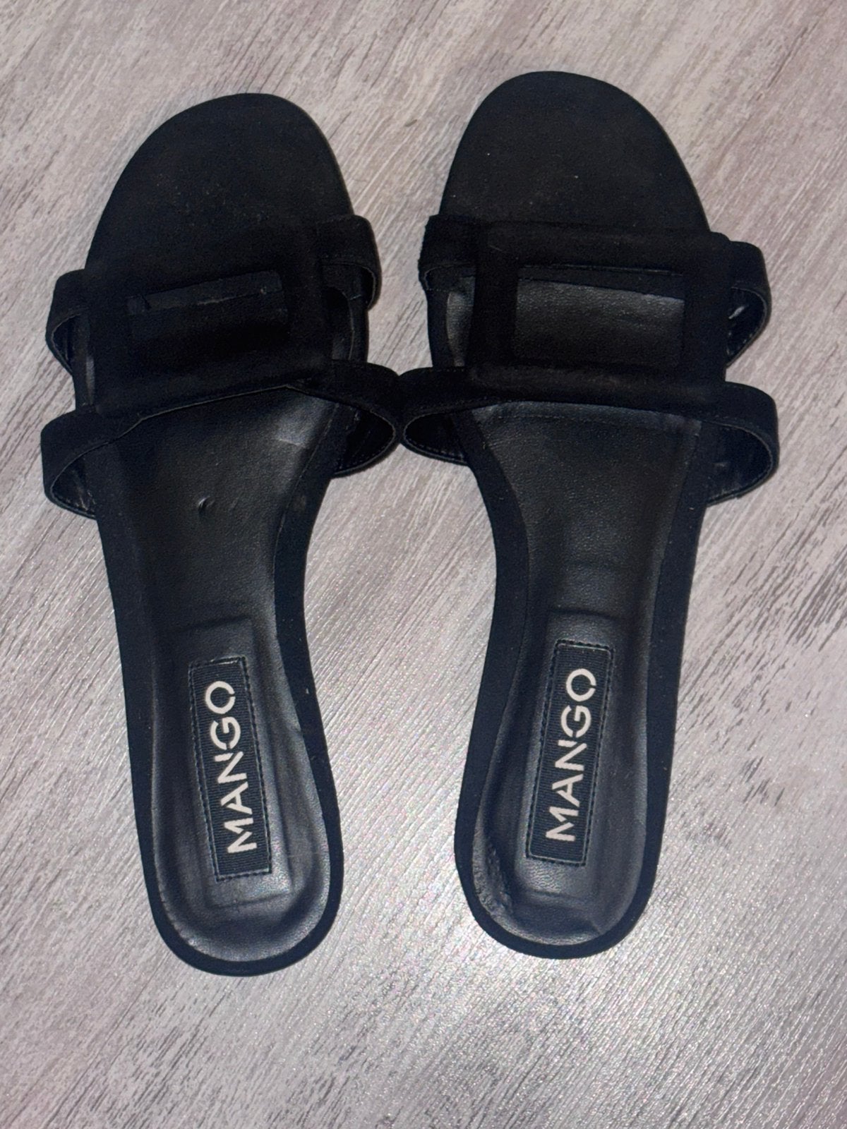 Mango slippers 39 nieuw zwart, Slippers, Zwart, Nieuw, Ophalen of Verzenden