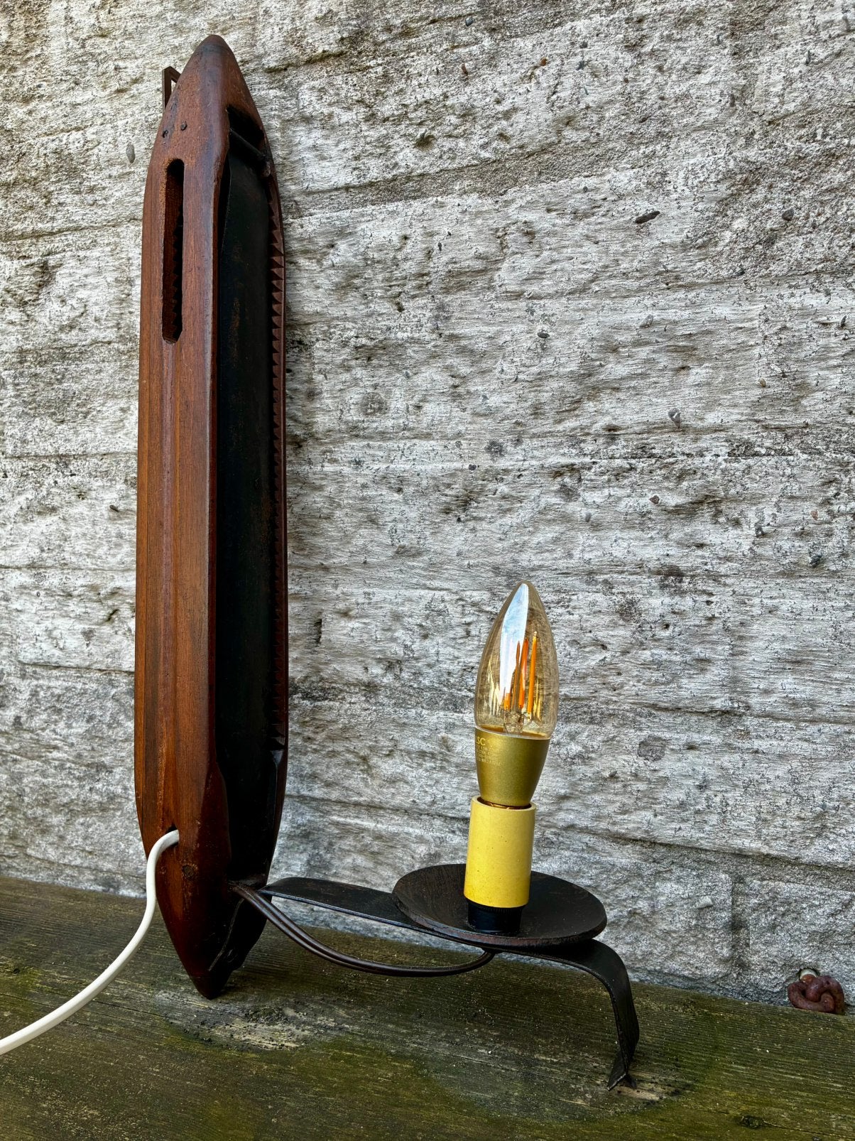 wandlamp gemaakt van een authentieke houten weefspoel, Ophalen, Zo goed als nieuw